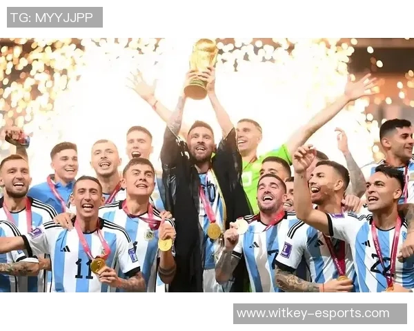 世界足球巨星：C罗如何超越梅西成就传奇之路