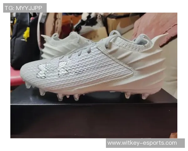 安德玛足球鞋助力球星们征战赛场 打造顶级表现与速度的完美结合 安德玛足球鞋助力球星们征战赛场 打造顶级表现与速度的完美结合