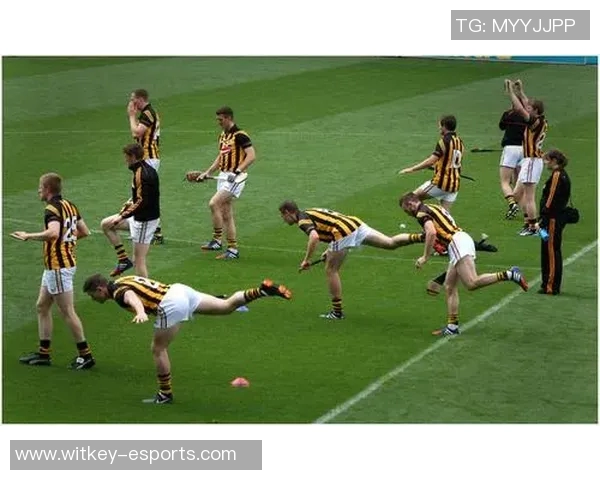 足球超级球星一天的饮食揭秘:如何保持巅峰状态和强大体能